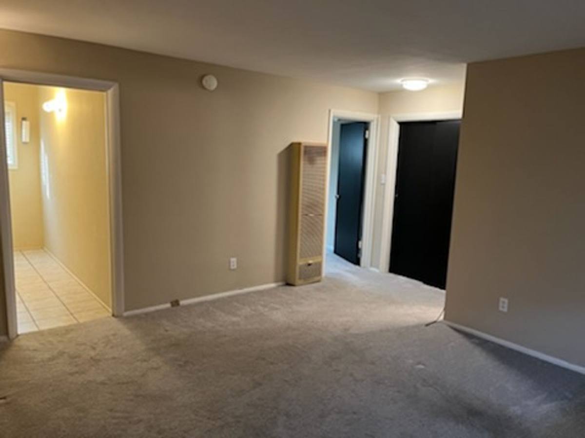 Apartment for rent at 10 Indian Springs, Columbus, OH 43214