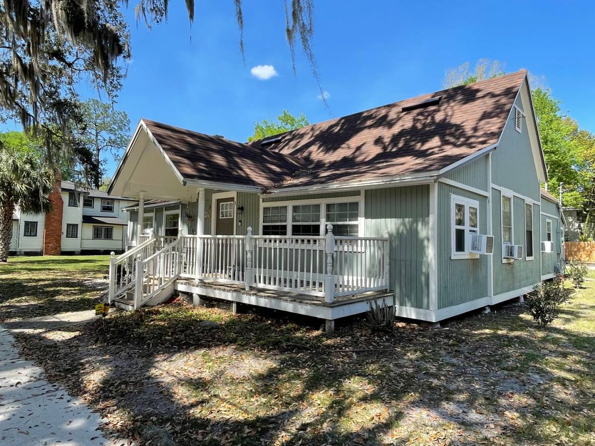 House for rent at 734 NE 3rd Ave #1, Gainesville, FL 32601