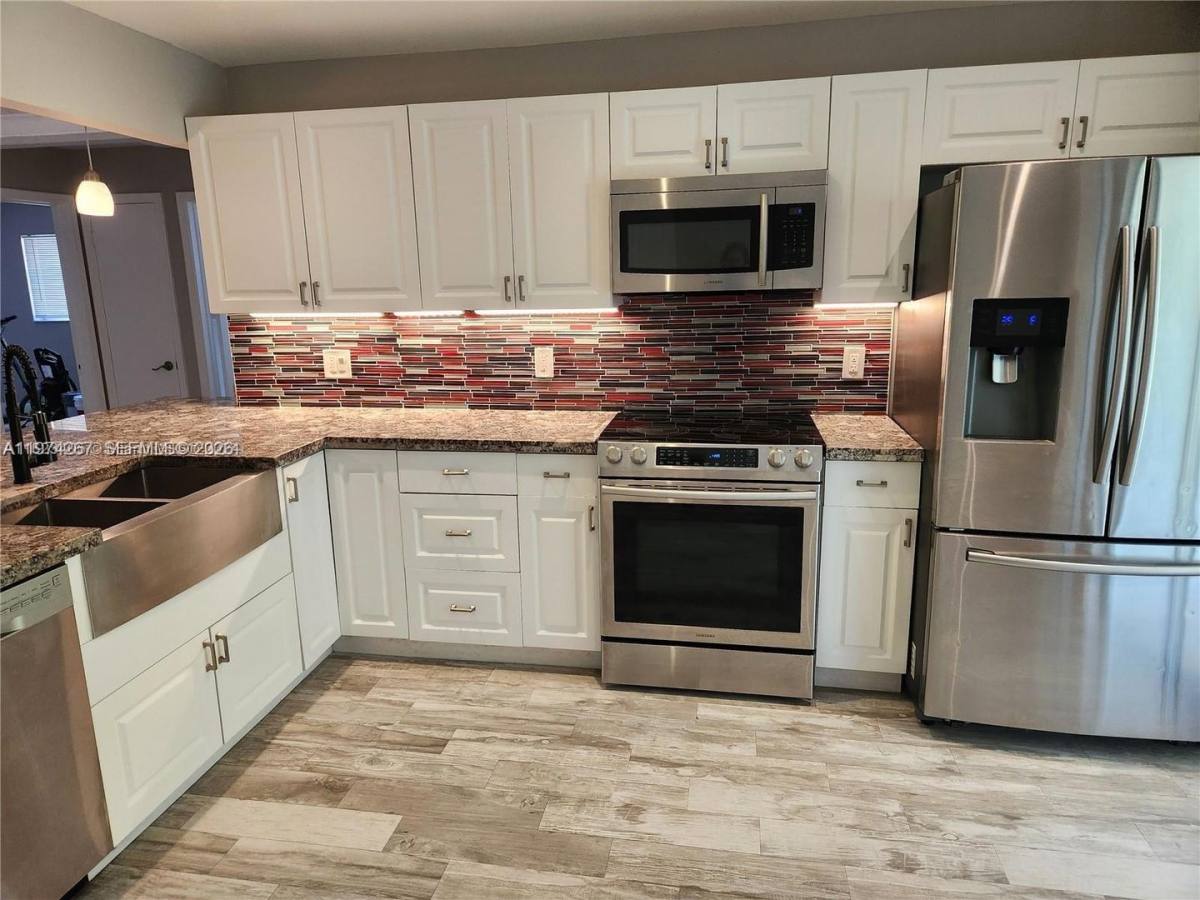 House for rent at 107 S 18th Ave, Lake Worth Beach, FL 33460