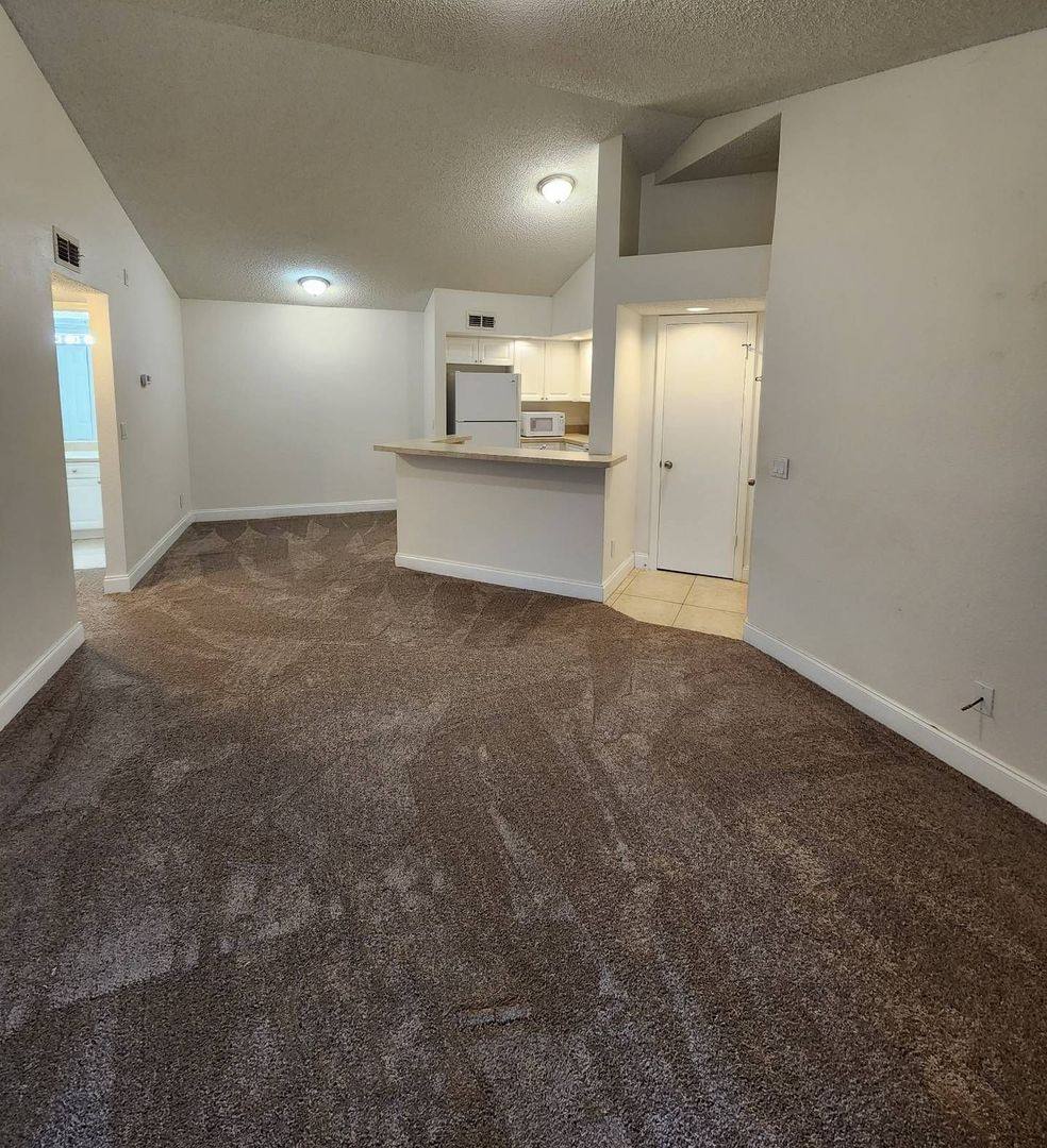 Condo for rent at 5737 Gatlin Ave, Orlando, FL 32822