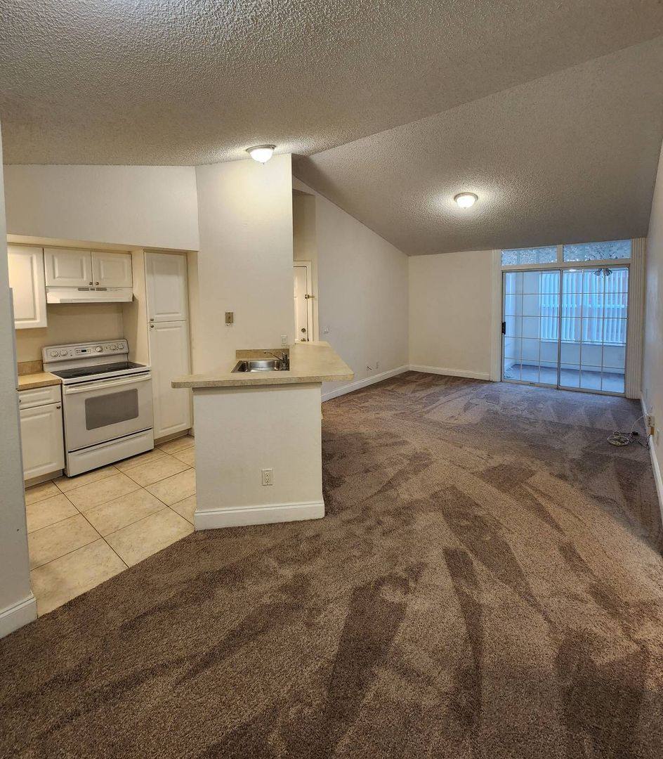 Condo for rent at 5737 Gatlin Ave, Orlando, FL 32822