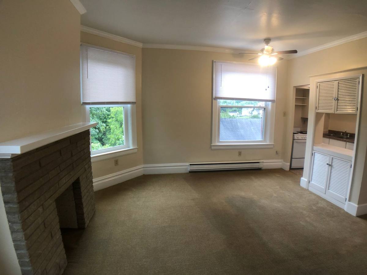 Apartment for rent at 562 - 564 E Maiden St, Washington, PA 15301