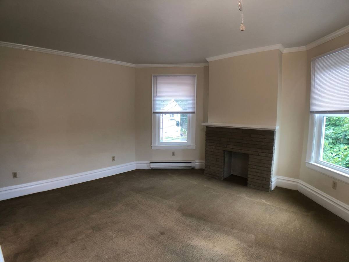 Apartment for rent at 562 - 564 E Maiden St, Washington, PA 15301