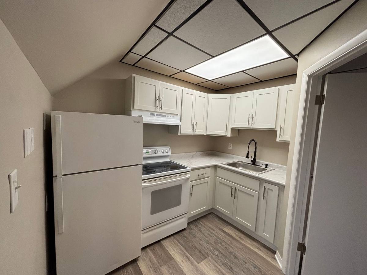 Apartment for rent at 562 - 564 E Maiden St, Washington, PA 15301