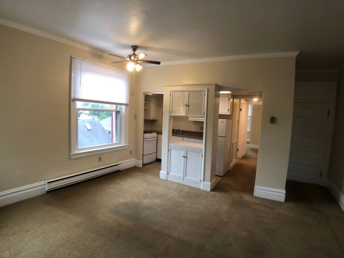 Apartment for rent at 562 - 564 E Maiden St, Washington, PA 15301