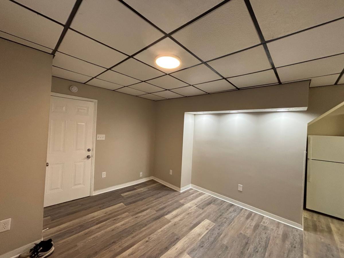 Apartment for rent at 562 - 564 E Maiden St, Washington, PA 15301