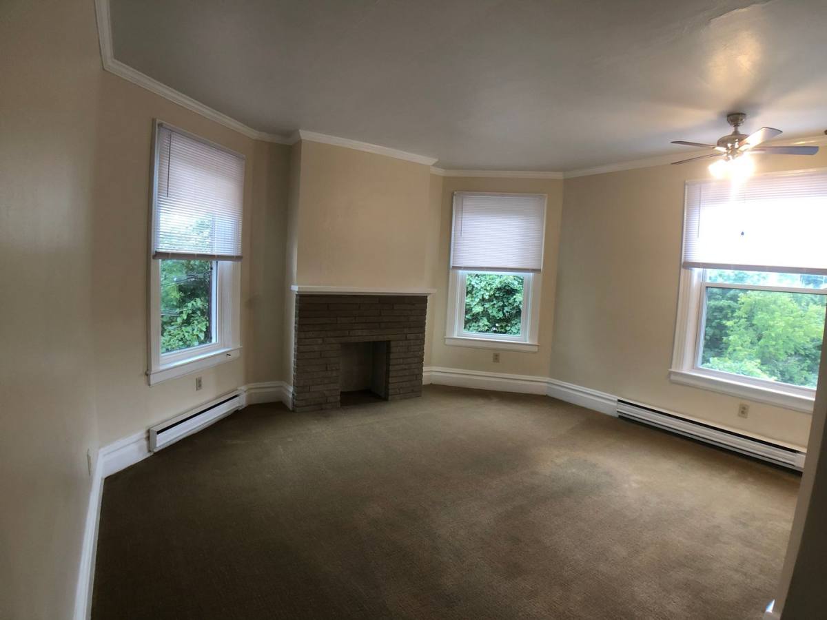Apartment for rent at 562 - 564 E Maiden St, Washington, PA 15301