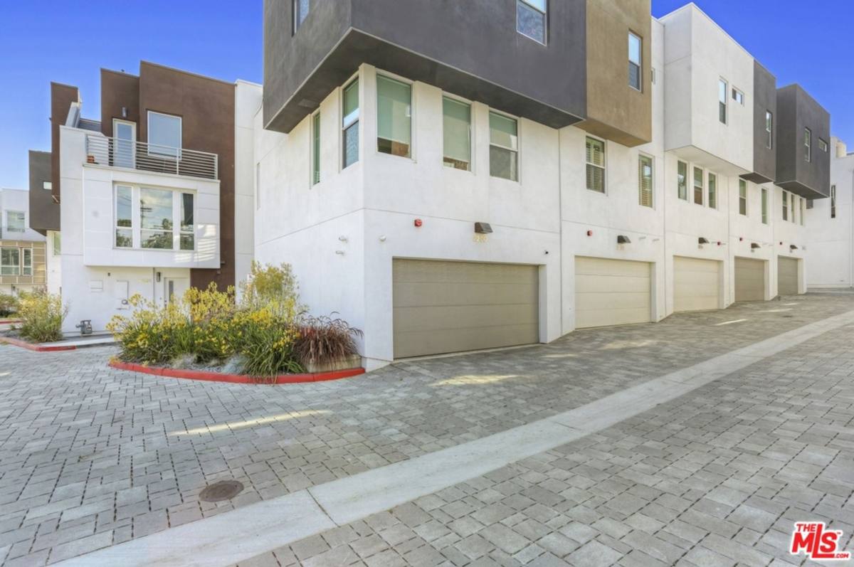 House for rent at 2202 Edendale Lane, Los Angeles, CA 90026