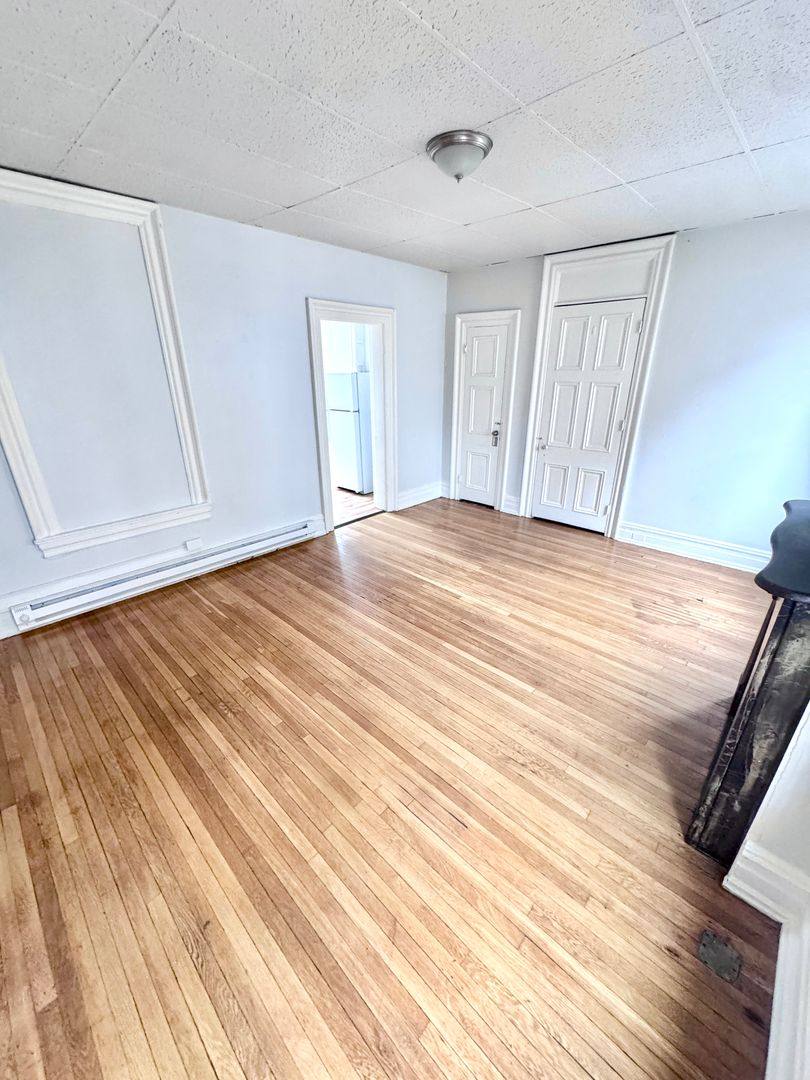 Apartment for rent at 120-122 N 8th St, Allentown, PA 18102