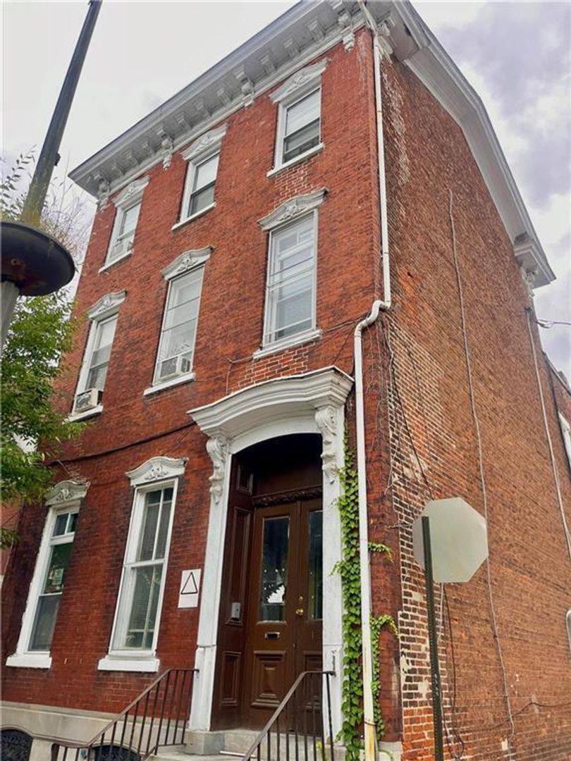 Apartment for rent at 120-122 N 8th St, Allentown, PA 18102