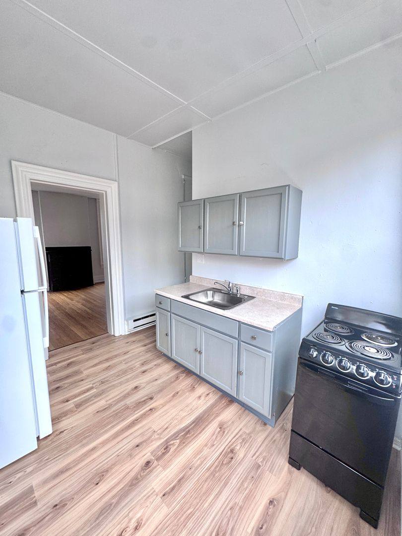 Apartment for rent at 120-122 N 8th St, Allentown, PA 18102
