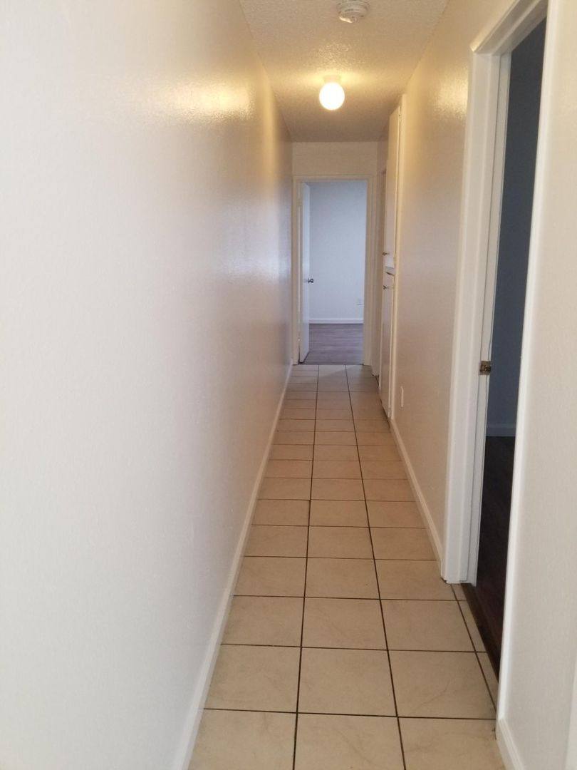 Townhouse for rent at 1808 W Rumble Rd, Modesto, CA 95350