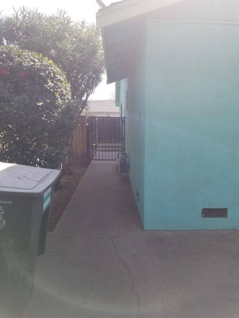 Townhouse for rent at 1808 W Rumble Rd, Modesto, CA 95350