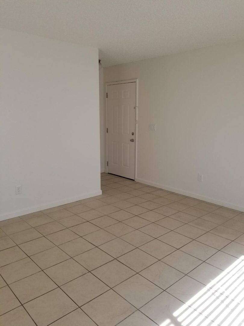 Townhouse for rent at 1808 W Rumble Rd, Modesto, CA 95350