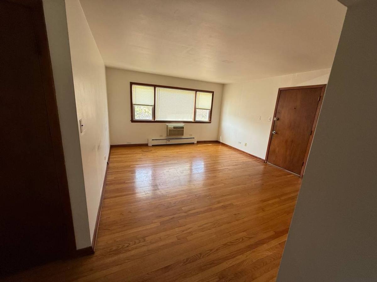Apartment for rent at 145 E Palatine Rd, Palatine, IL 60067