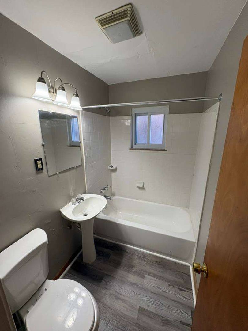 Apartment for rent at 18015 Harvard Ave, Cleveland, OH 44128