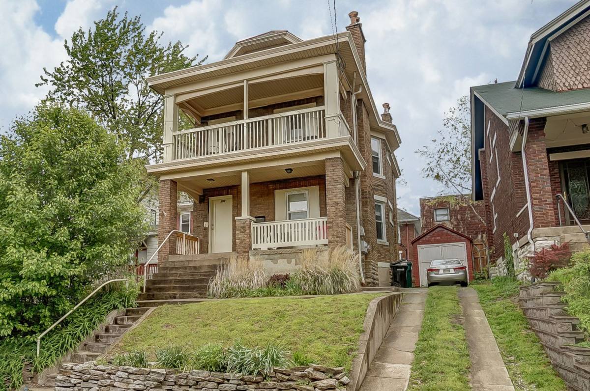 Apartment for rent at 350 Volkert Ave, Cincinnati, OH 45219