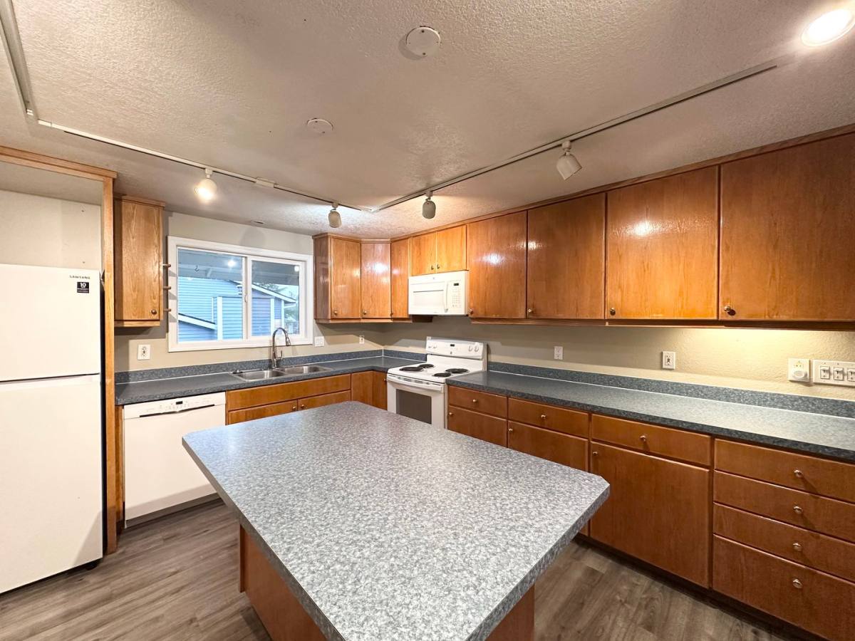 House for rent at 6300 SW Fisher Ave, Beaverton, OR 97008