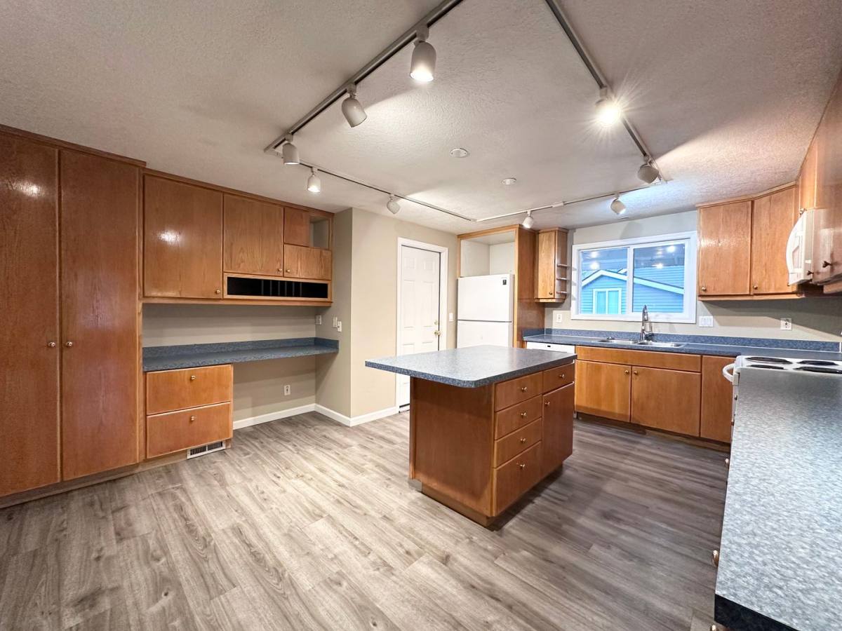 House for rent at 6300 SW Fisher Ave, Beaverton, OR 97008