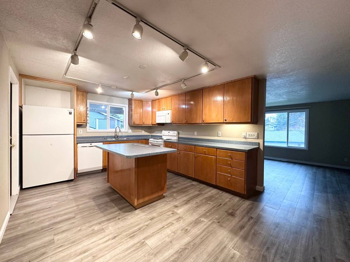 House for rent at 6300 SW Fisher Ave, Beaverton, OR 97008