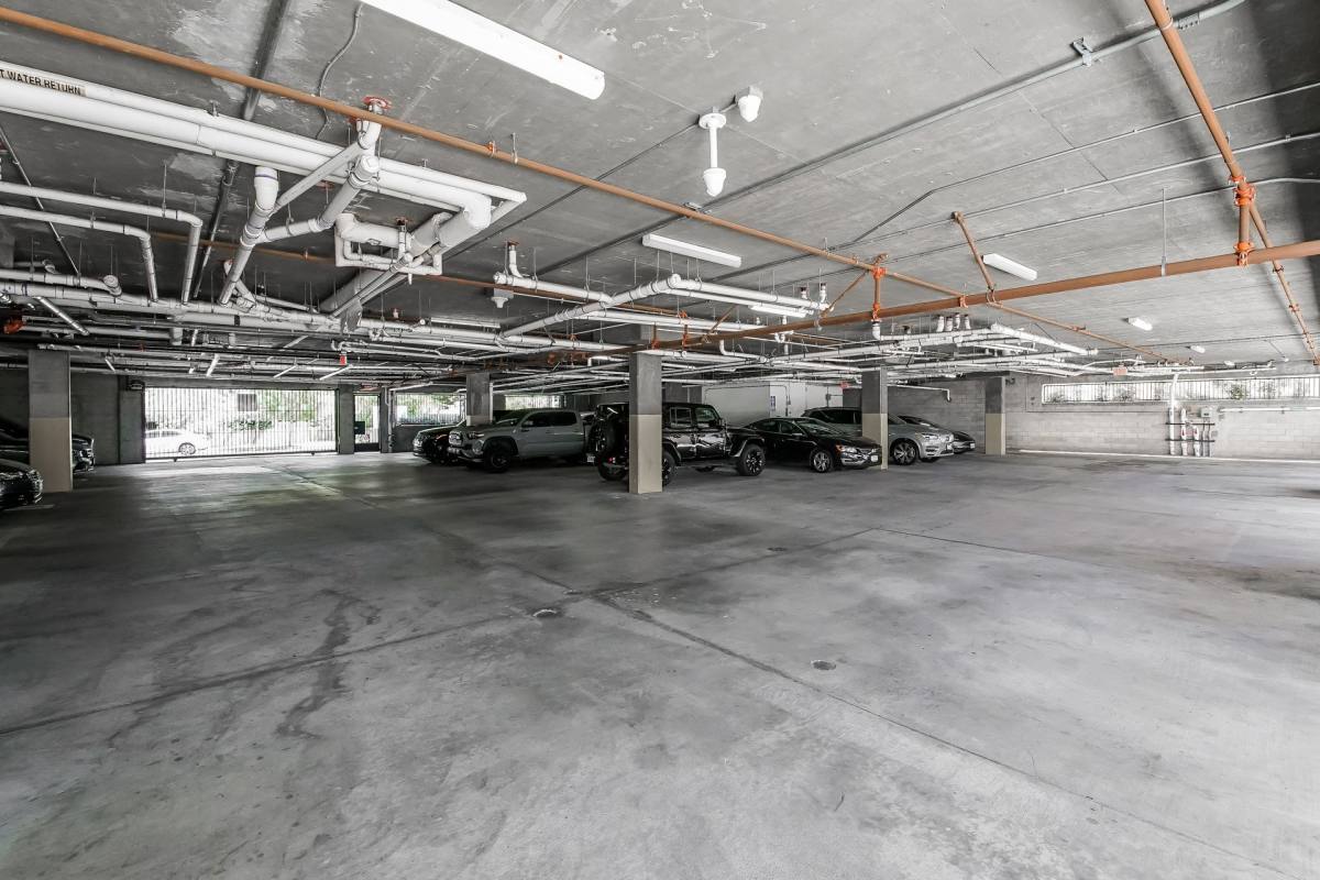 Apartment for rent at 521 N Gramercy Place, Los Angeles, CA 90004