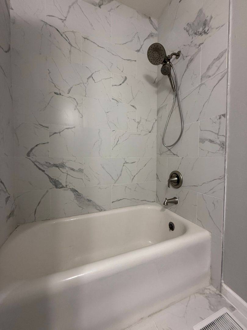 Apartment for rent at 1446 S 11th St, Lincoln, NE 68502