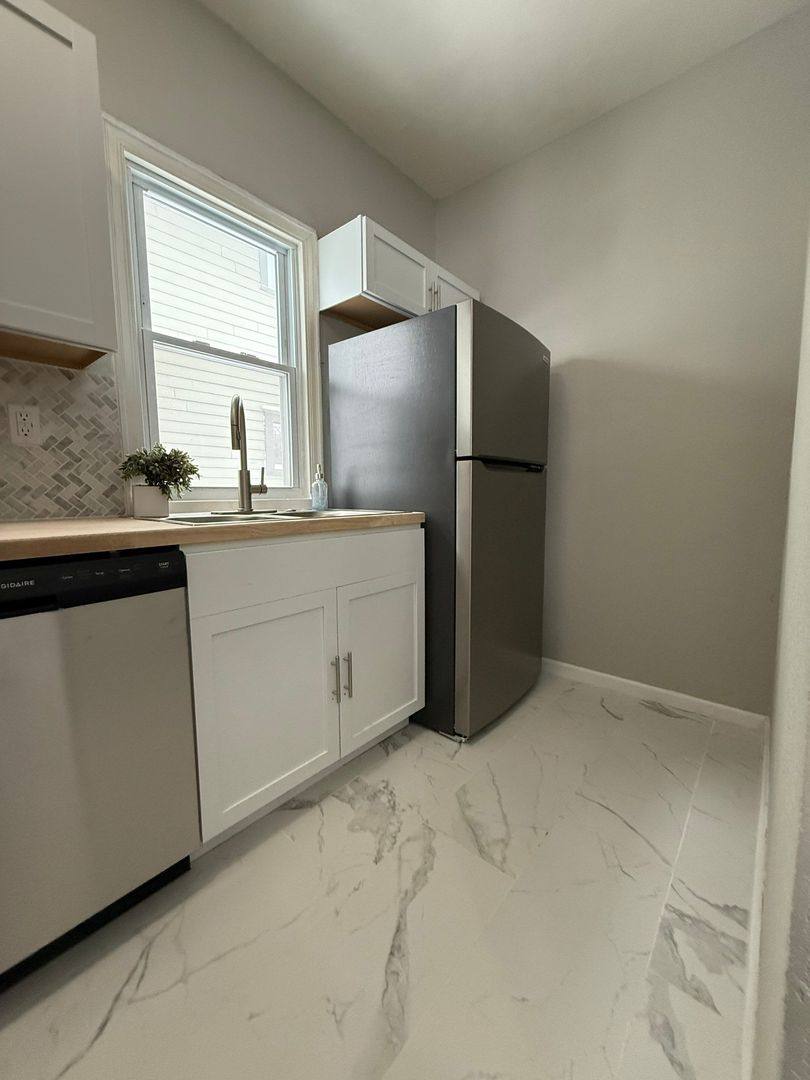 Apartment for rent at 1446 S 11th St, Lincoln, NE 68502