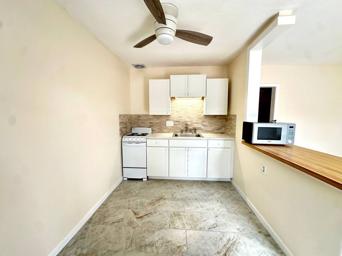Apartment for rent at 2035 Edgewater Dr, Clearwater, FL 33755