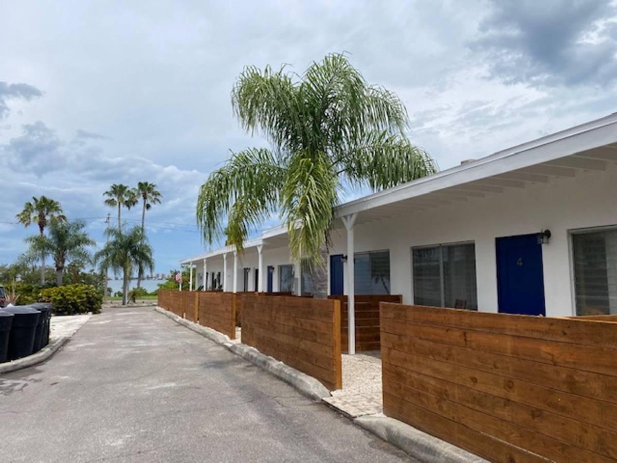 Apartment for rent at 2035 Edgewater Dr, Clearwater, FL 33755