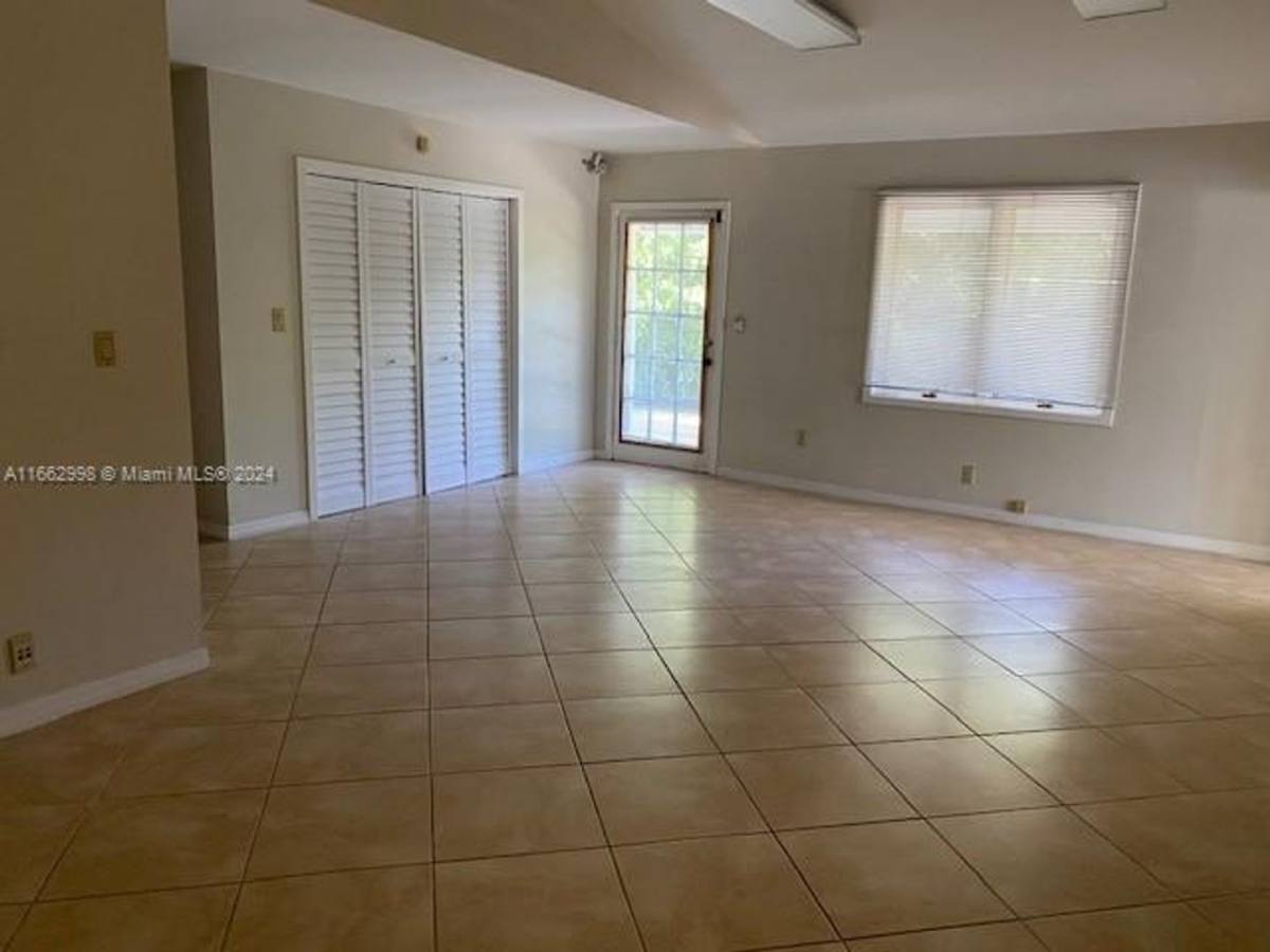 House for rent at 4450 S Jog Rd, Lake Worth, FL 33467