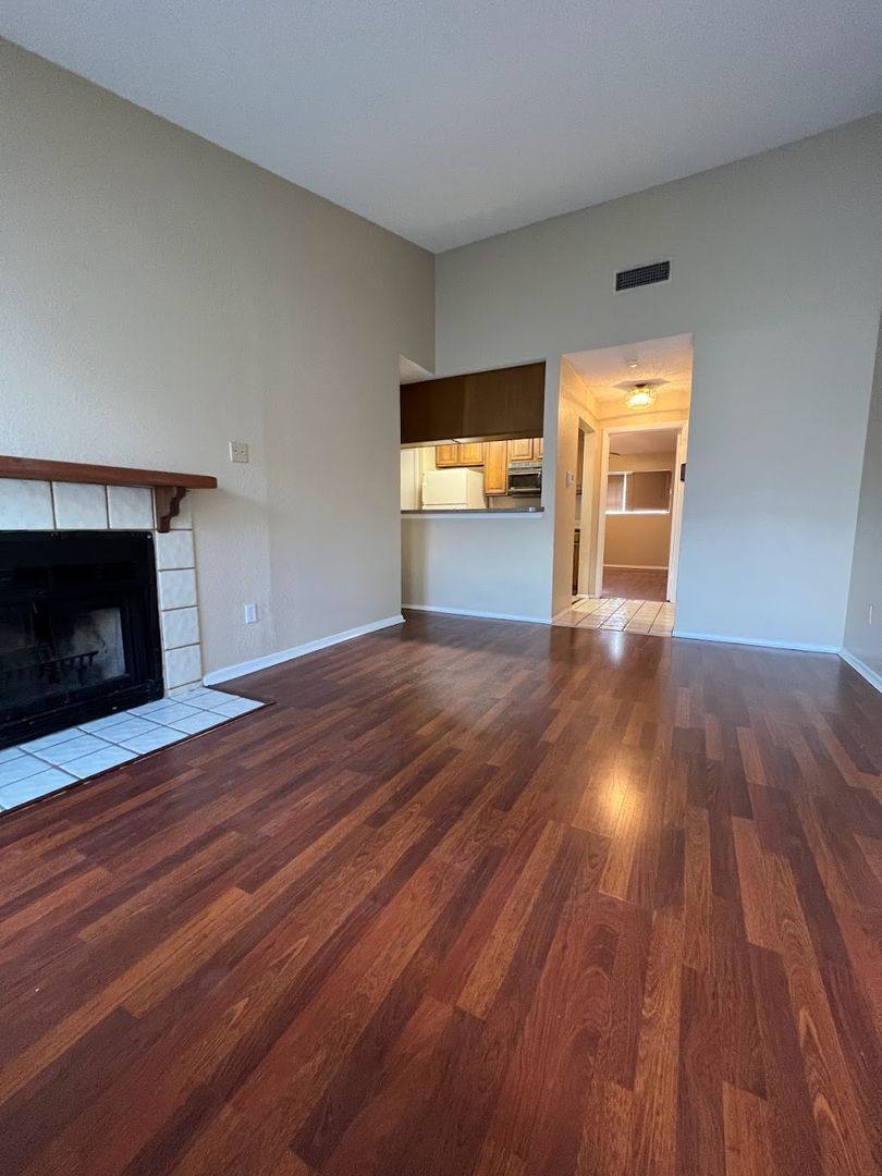 Apartment for rent at 806 W 24th St #325, Austin, TX 78705