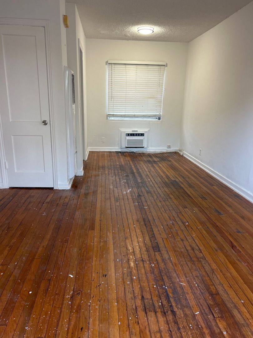Apartment for rent at 511 - 526 6th Ave N, Lake Worth Beach, FL 33460