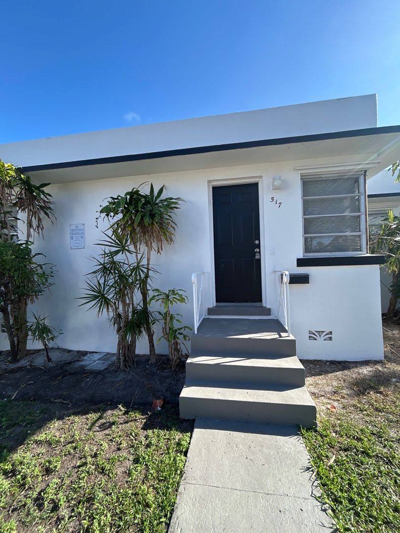 Apartment for rent at 511 - 526 6th Ave N, Lake Worth Beach, FL 33460