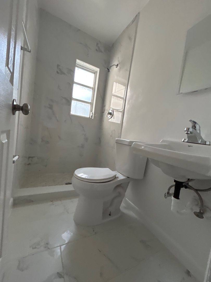 Apartment for rent at 511 - 526 6th Ave N, Lake Worth Beach, FL 33460