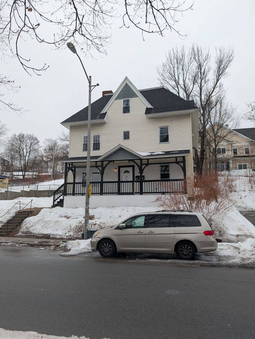 Apartment for rent at 47 Piedmont St, Worcester, MA 01610