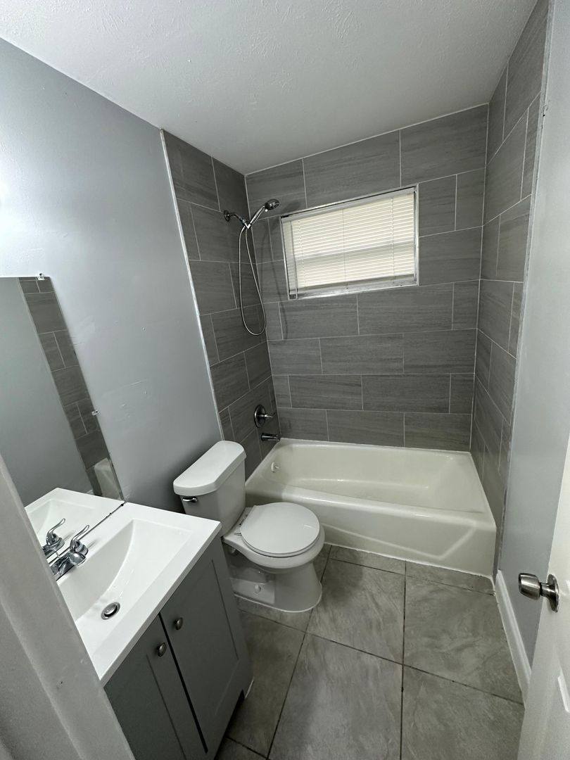 Apartment for rent at 2100 Palafox St, Jacksonville, FL 32209