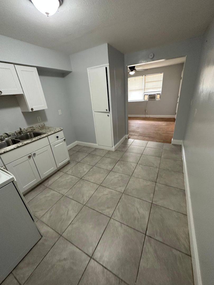 Apartment for rent at 2100 Palafox St, Jacksonville, FL 32209