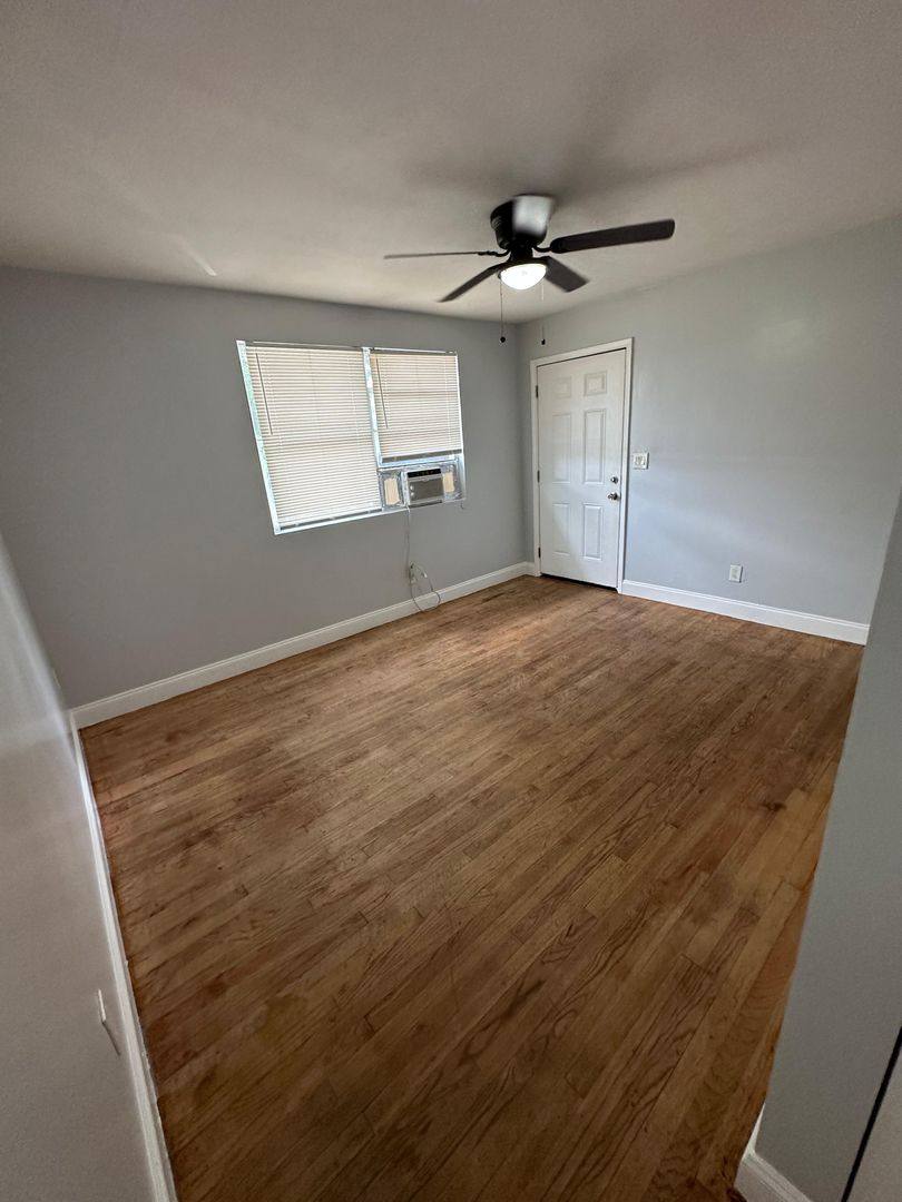 Apartment for rent at 2100 Palafox St, Jacksonville, FL 32209
