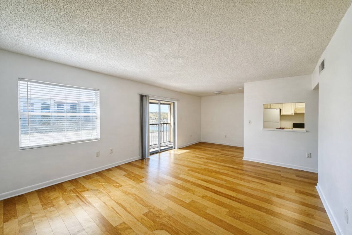 Apartment for rent at 2505 N Alafaya Trail #8, Orlando, FL 32826