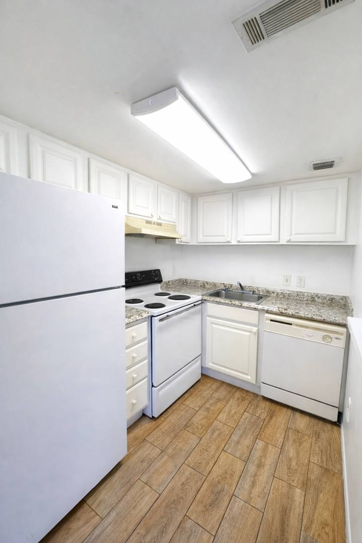 Apartment for rent at 2505 N Alafaya Trail #8, Orlando, FL 32826