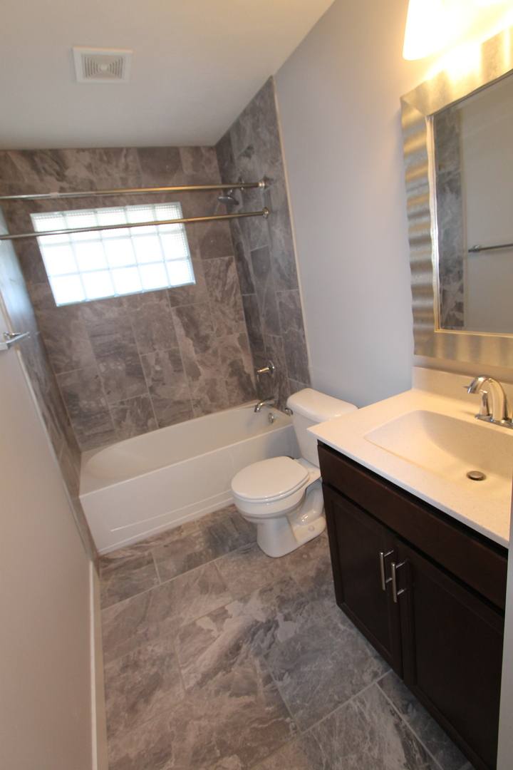 Apartment for rent at 1133 Park Ave, Omaha, NE 68105