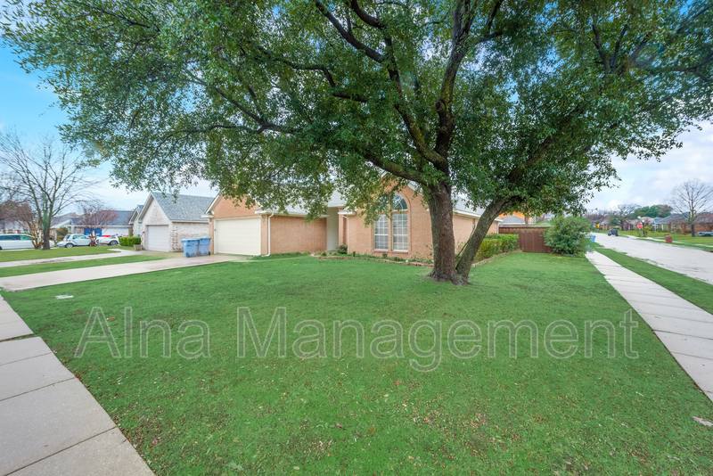 House for rent at 6609 Gardenia Dr, Rowlett, TX 75089