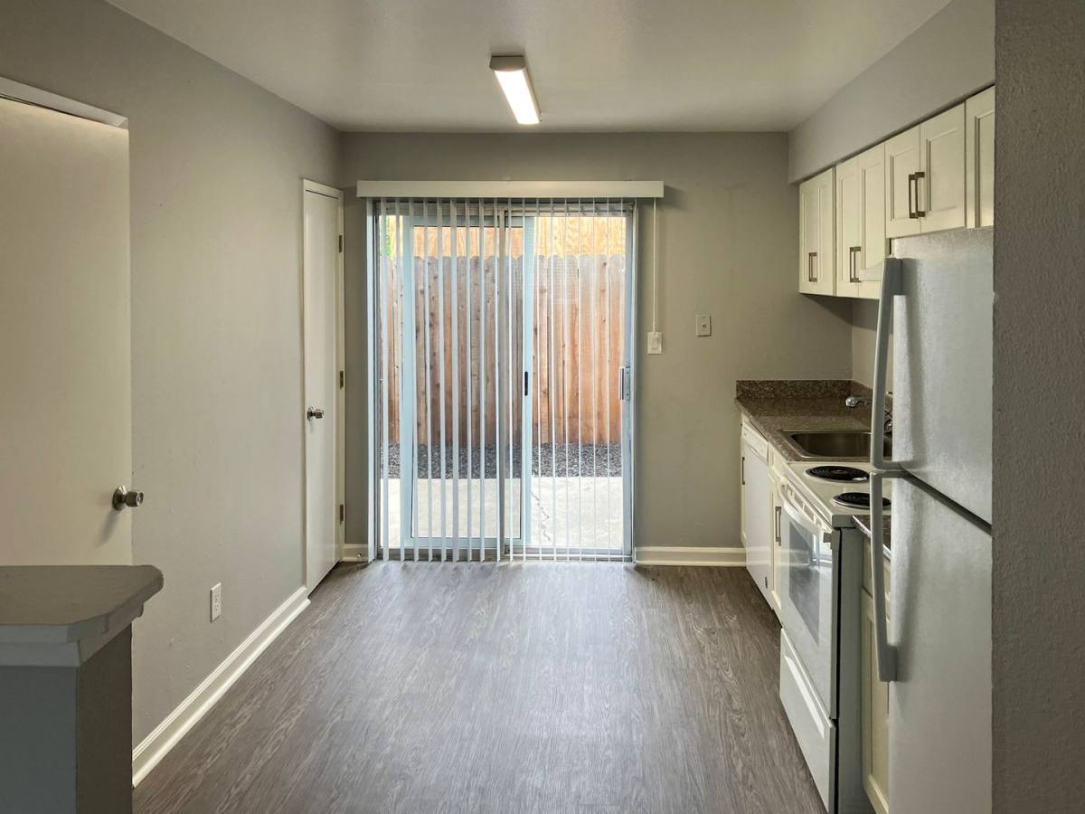 Townhouse for rent at 764 E Swain Rd, Stockton, CA 95207