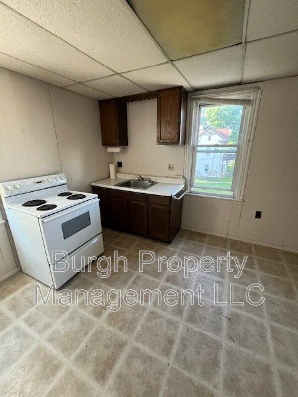 Apartment for rent at 302 S 11th St, Indiana, PA 15701