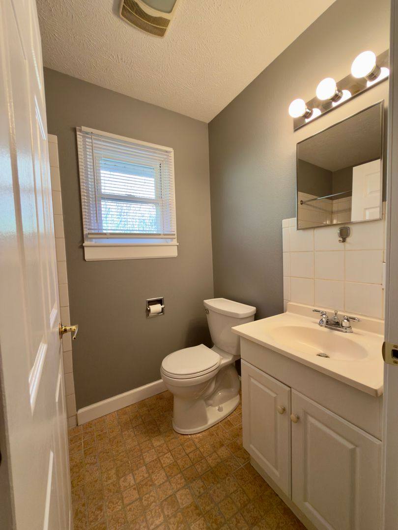 Apartment for rent at 51 W 3rd St, Newburg, MO 65550