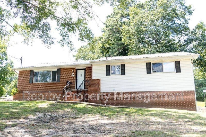 House for rent at 1945 Barrett Dr, Fort Oglethorpe, GA 30742
