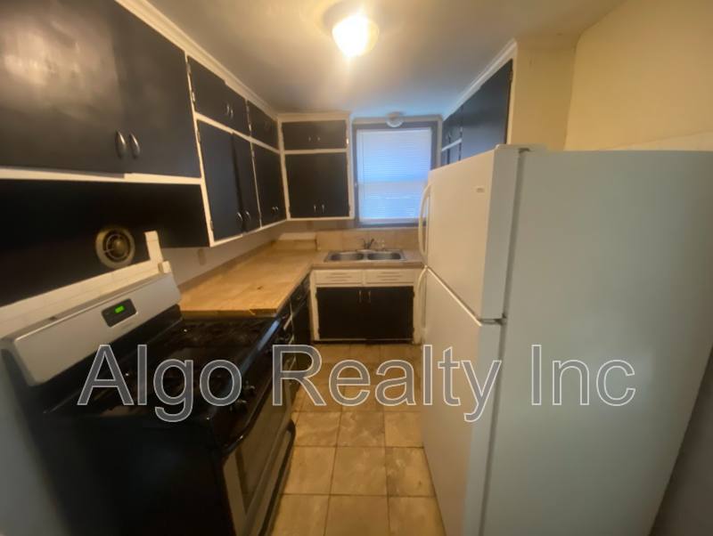 Apartment for rent at 2419 Plymouth Ave N #1, Minneapolis, MN 55411