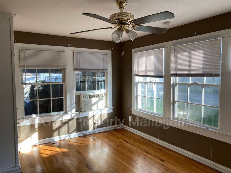 Apartment for rent at 3132 Greene Ave #C, Fort Worth, TX 76109