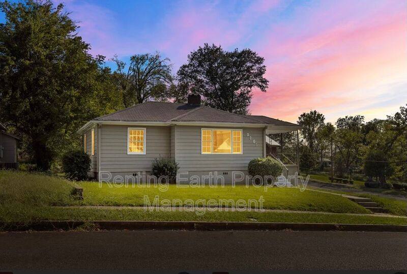 House for rent at 2301 27th St W, Birmingham, AL 35208