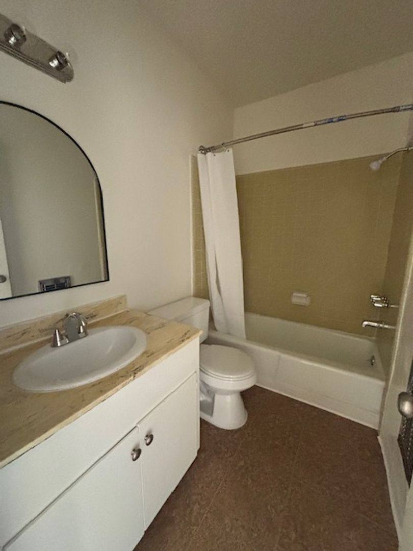 Apartment for rent at 221 N Berendo St, Los Angeles, CA 90004